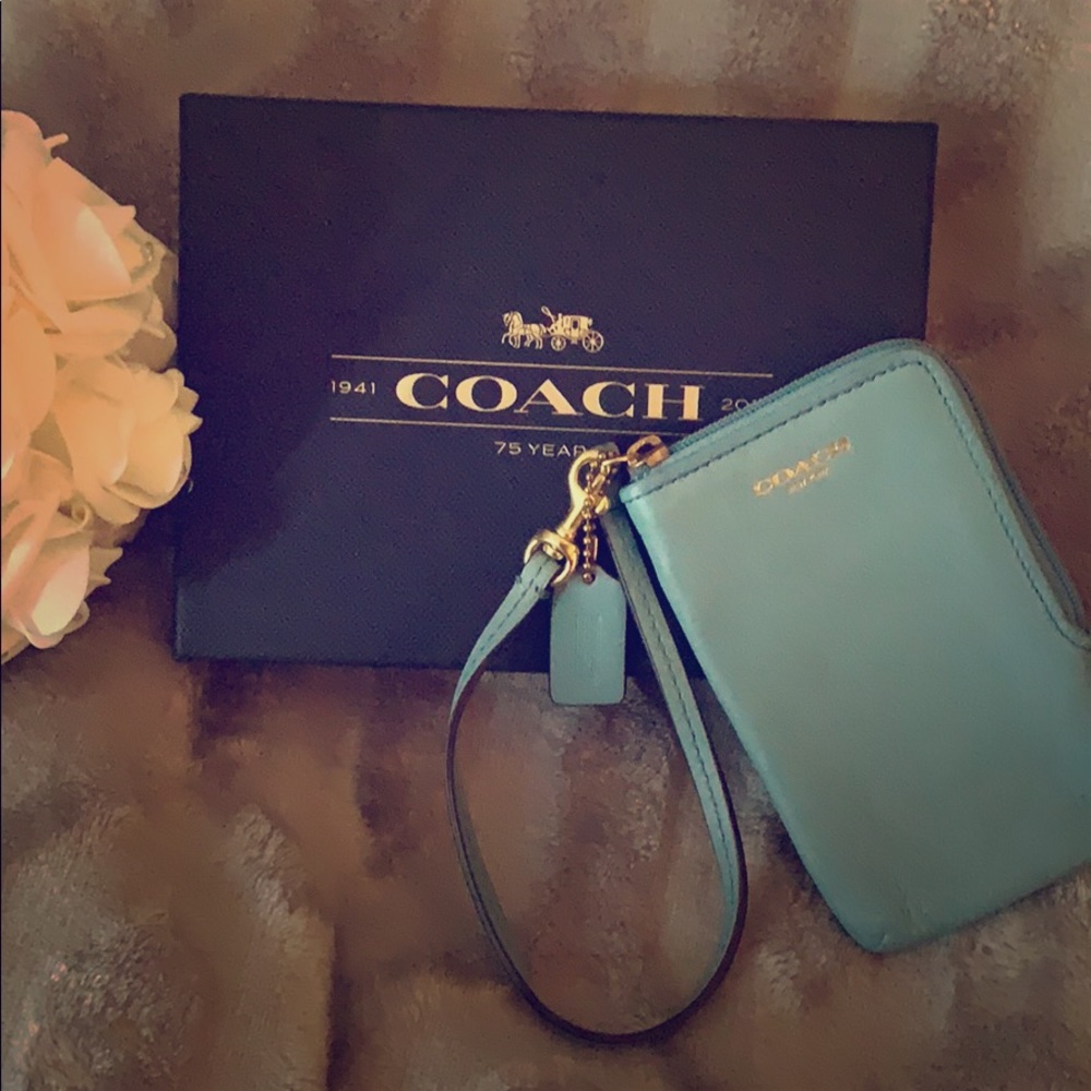 ⭐️COACH⭐️New authentic blue wallet/wristlet!